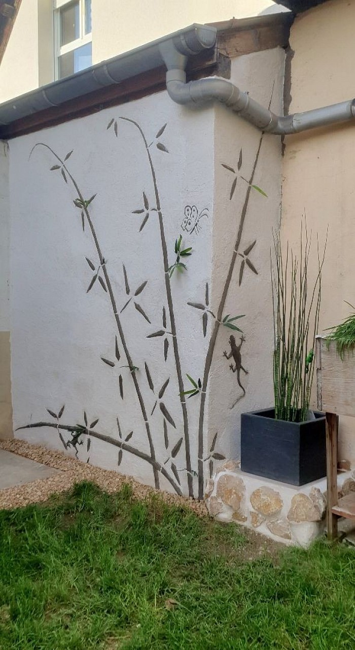 Esquisse bambou relief deux mortiers avec débordement en pierre et boiserie